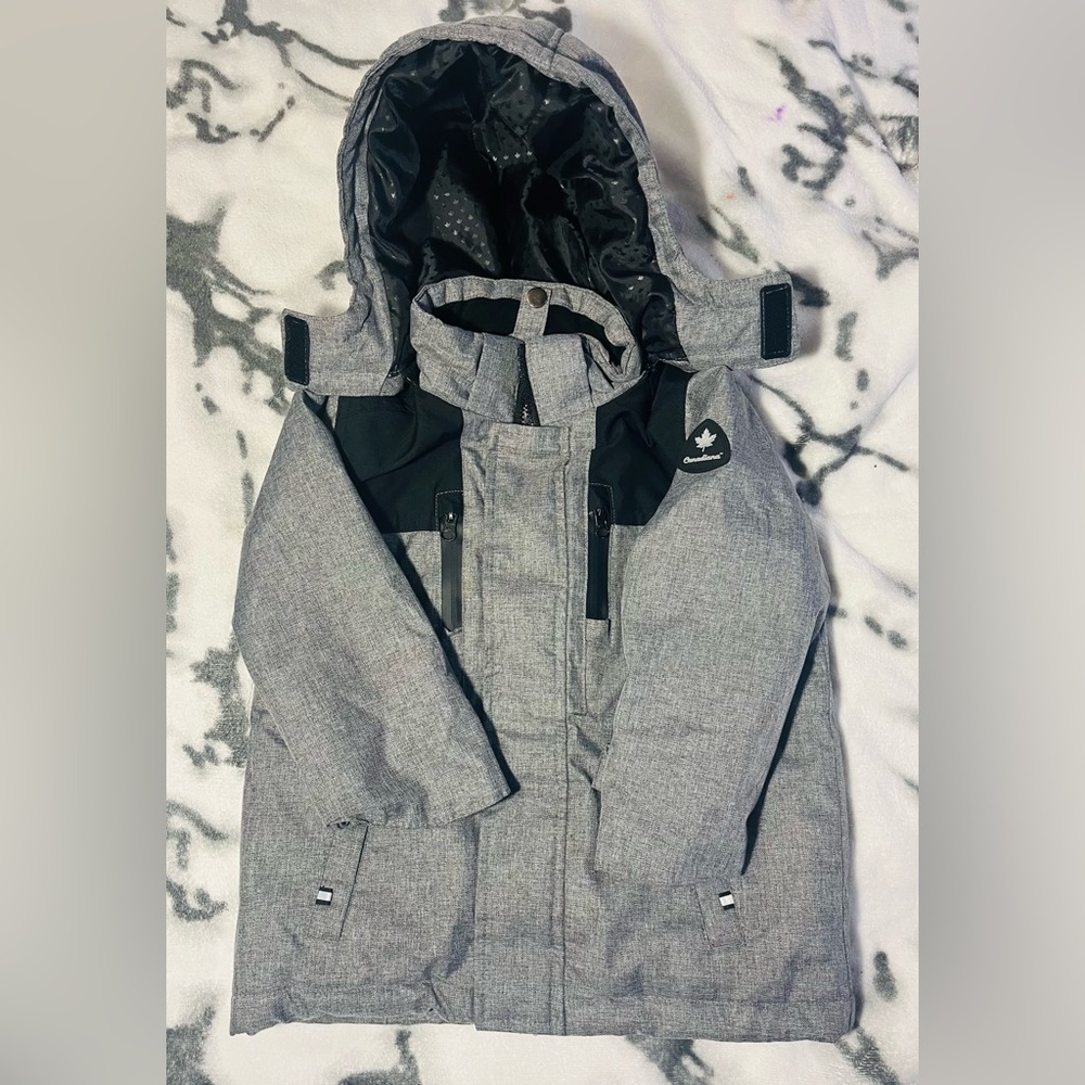 CANADIANA KID'S GREY and BLACK WINTER JACKET - SIZE 4T - With removable hood
